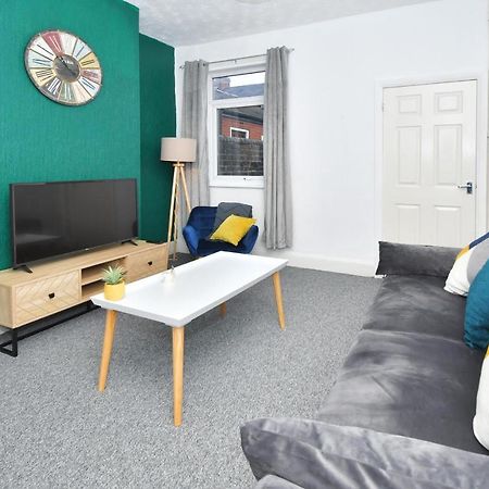 The Yellow Door By Avenew Management Serviced Accommodation Stoke-on-Trent Εξωτερικό φωτογραφία