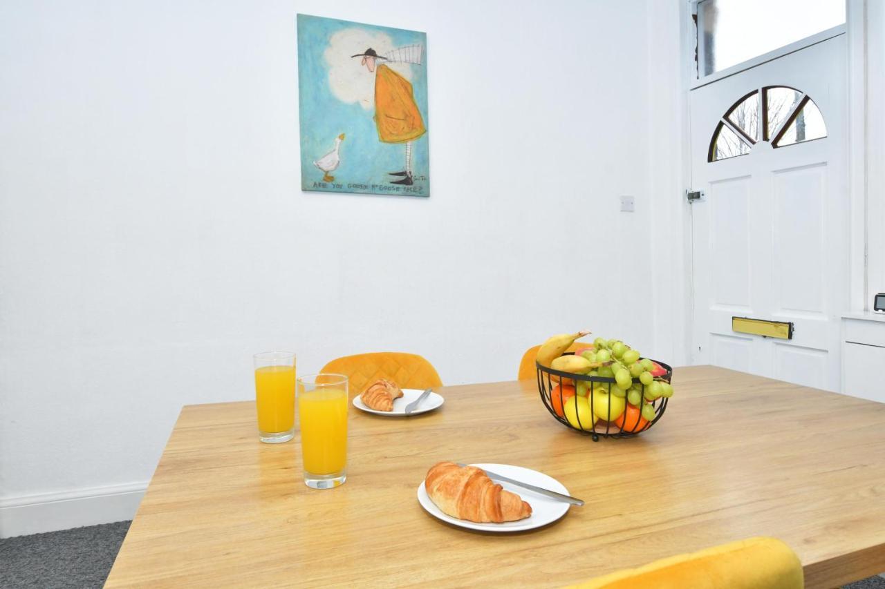 The Yellow Door By Avenew Management Serviced Accommodation Stoke-on-Trent Εξωτερικό φωτογραφία