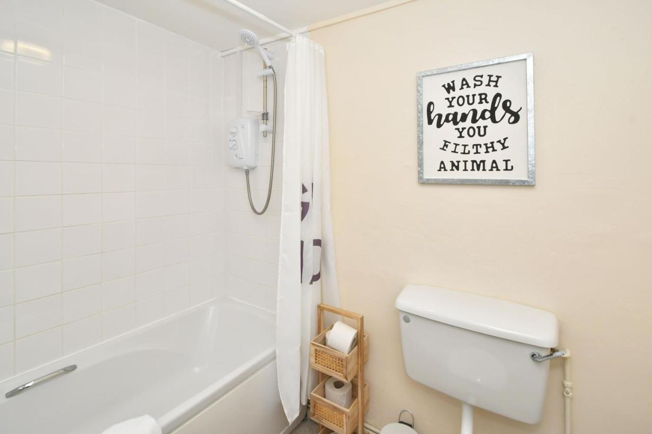 The Yellow Door By Avenew Management Serviced Accommodation Stoke-on-Trent Εξωτερικό φωτογραφία